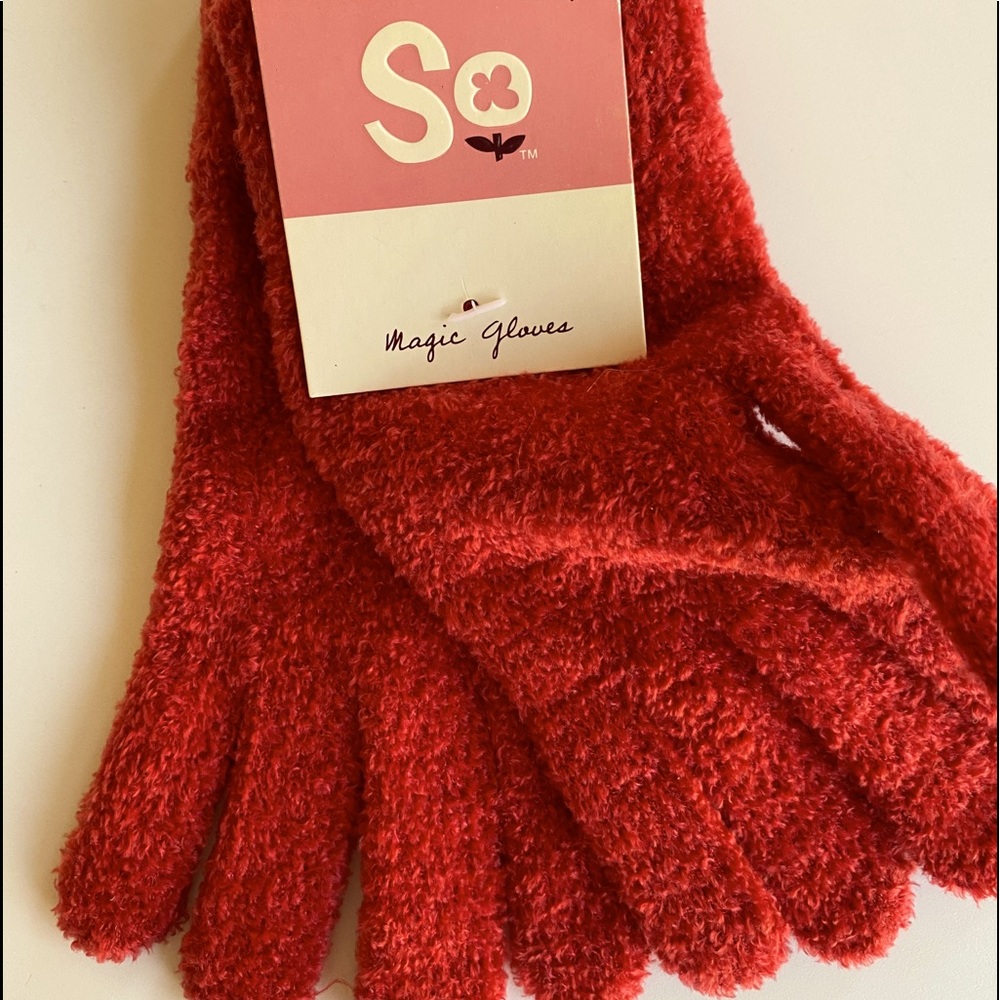 SO red women’s gloves. Not heavy or thick but good for cool days or to layer.